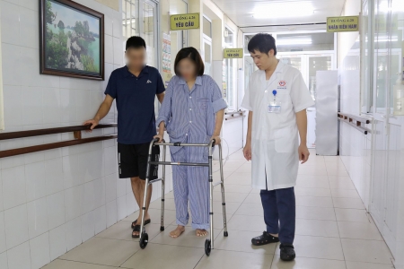 Bệnh viện tỉnh Quảng Ninh cứu sống người phụ nữ 31 tuổi nhảy cầu Bãi Cháy