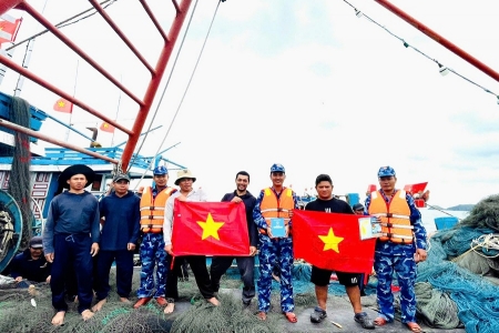 Bộ Tư lệnh Vùng Cảnh sát biển 1 nỗ lực chung tay gỡ “thẻ vàng” thủy sản