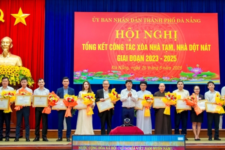 THACO nhận bằng khen của TP. Đà Nẵng trong phong trào thi đua xóa nhà tạm, nhà dột nát