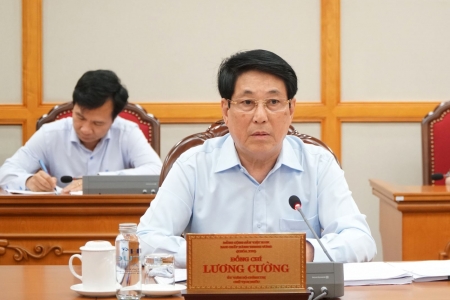 Bộ Chính trị làm việc với 6 tỉnh về chuẩn bị Đại hội Đảng nhiệm kỳ 2025 – 2030