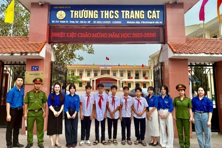 Tuyên truyền an toàn giao thông cho học sinh Trường THCS Tràng Cát