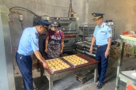 Lạng Sơn đẩy mạnh kiểm tra, ngăn chặn thực phẩm kém chất lượng dịp Trung thu 2025