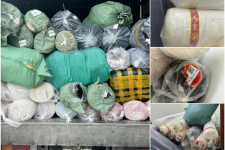 Hà Nội: Tạm giữ xe tải chở số lượng lớn hàng may mặc không rõ nguồn gốc