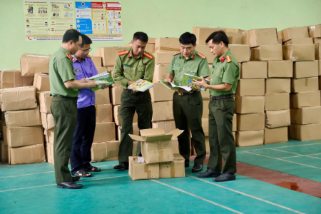 Hà Nội: Khởi tố các đối tượng trong đường dây in ấn, buôn bán sách giả