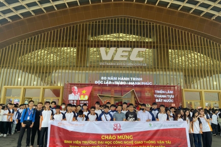 Hơn 6.000 tân sinh viên UTT tham quan, trải nghiệm tại Triển lãm 80 năm hành trình Độc lập - Tự do - Hạnh phúc