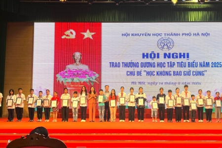 Hà Nội: Trao học bổng cho 221 gương học tập tiêu biểu năm 2025