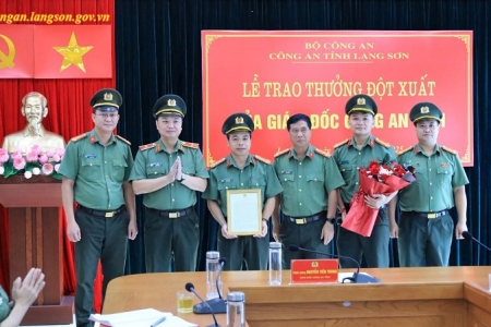 Lạng Sơn: Khen thưởng đột xuất các tập thể Công an lập thành tích xuất sắc