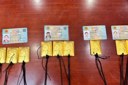 Lào Cai bắt nhóm phụ nữ buôn lậu hơn 2,5 kg vàng