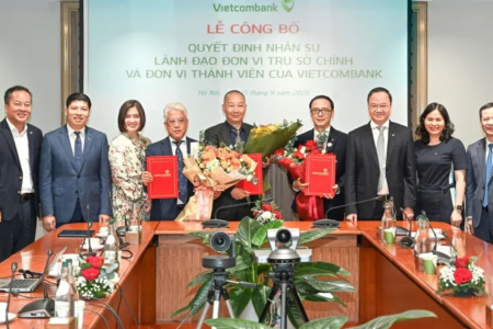 Vietcombank tổ chức Lễ công bố quyết định nhân sự tại Trụ sở chính và các đơn vị thành viên