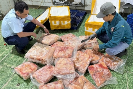Nghệ An: Phát hiện hơn 150kg ức gà đông lạnh không rõ nguồn gốc