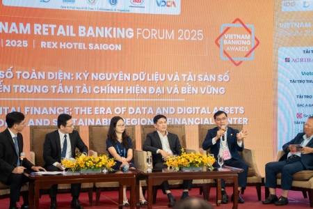 HDBank nhận 3 giải thưởng lớn tại Diễn đàn Ngân hàng Bán lẻ Việt Nam 2025