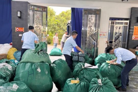 Ninh Bình: Xử phạt 45 triệu đồng cơ sở kinh doanh quần áo không rõ nguồn gốc