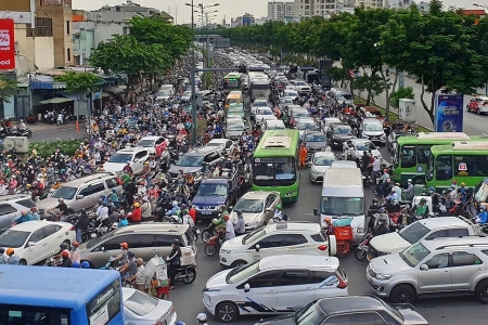 TP.HCM xây dựng lộ trình hạn chế phương tiện phát thải cao, thúc đẩy giao thông xanh