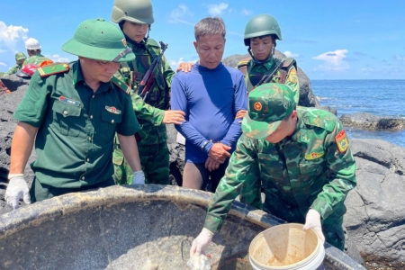 Quảng Trị: Khởi tố 3 đối tượng vận chuyển vật liệu nổ, xử phạt 2 tàu cá tàng trữ dụng cụ cấm