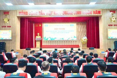 Công ty Cổ phần than Hà Lầm – Vinacomin tuyên dương các tập thể, cá nhân tiêu biểu, công nhân có thu nhập cao