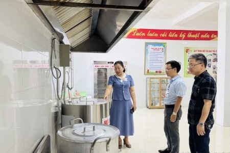 Chi cục An toàn vệ sinh thực phẩm Thanh Hóa kiểm tra bếp ăn tại một số trường học