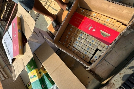 Lào Cai thu giữ hơn 1.400 bao thuốc lá lậu