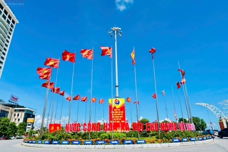 Rực rỡ cờ hoa chào mừng Đại hội Đảng bộ tỉnh Quảng Ninh lần thứ XVI