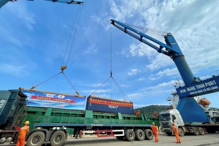 Nghệ An khai trương tuyến container quốc tế Cửa Lò – Dongguan mở rộng cánh cửa giao thương cho Bắc Trung Bộ