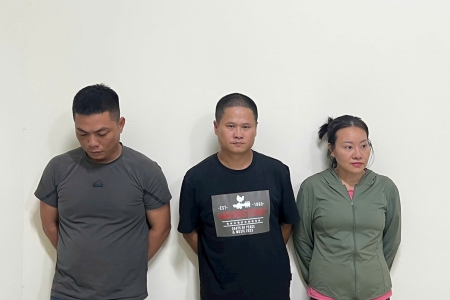 Hà Nội: Xả chất thải trái phép xuống sông Tô Lịch, 3 đối tượng bị bắt