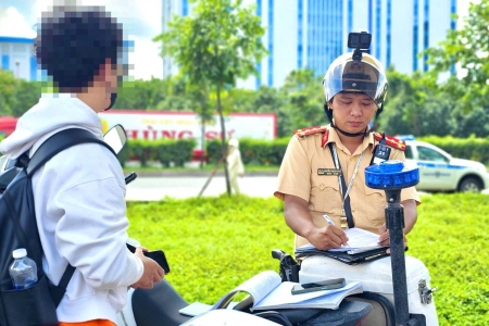 CSGT TP. HCM cảnh báo học sinh, sinh viên vi phạm giao thông ở mức đáng lo