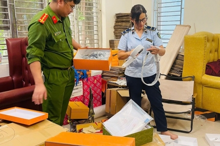 Thu giữ nhiều hàng hiệu và phụ tùng xe máy giả tại Phú Thọ