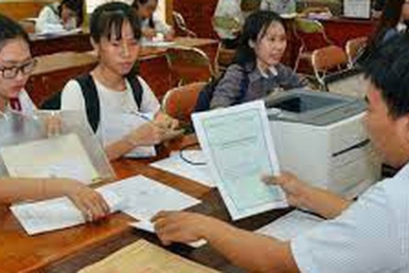 Có được tiếp tục miễn học phí khi học văn bằng 2?