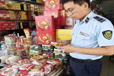 Ninh Bình tạm giữ hơn 100 chiếc bánh Trung thu không rõ nguồn gốc