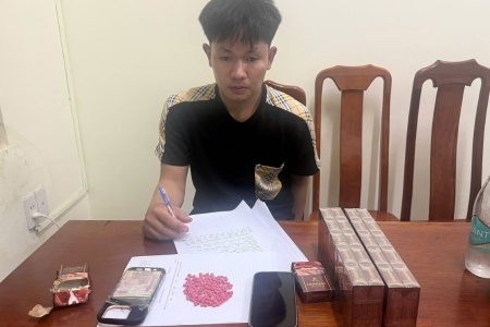 Quảng Trị: Bắt giữ đối tượng vận chuyển gần 200 viên ma túy