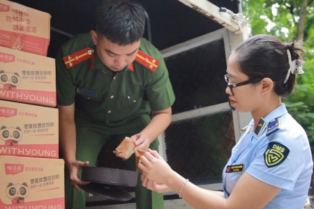 Hà Nội: Tạm giữ 2.500 chiếc bánh Trung thu nhập lậu