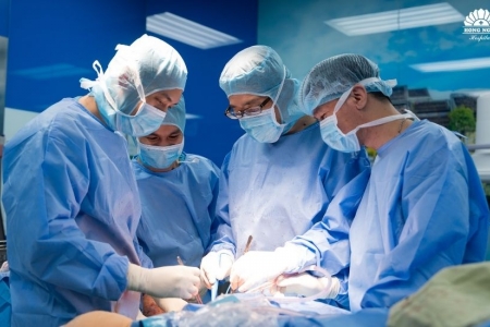 Khớp gối nhân tạo “trôi” khỏi ổ khớp sau 5 năm phẫu thuật