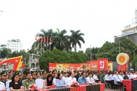 Đắk Lắk: Triển lãm tranh cổ động chào mừng Đại hội đại biểu Đảng bộ tỉnh lần thứ I