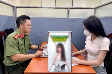 Cô gái trẻ bị xử phạt vì quảng cáo đánh bạc trên Facebook