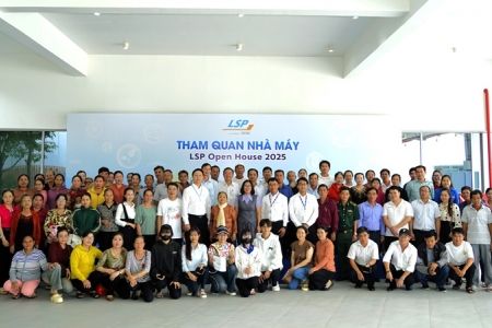 TP HCM: 100 cư dân tham quan Tổ hợp hóa dầu Long Sơn