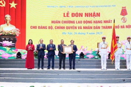 Hà Nội đón Huân chương Lao động hạng Nhất sau 15 năm xây dựng nông thôn mới