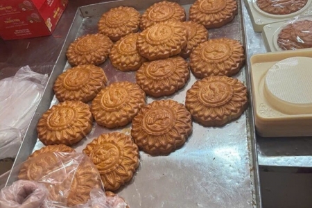 Đà Nẵng: Phát hiện gần 10.000 bánh Trung thu không rõ nguồn gốc, hơn 6.000 bánh kẹo hết hạn