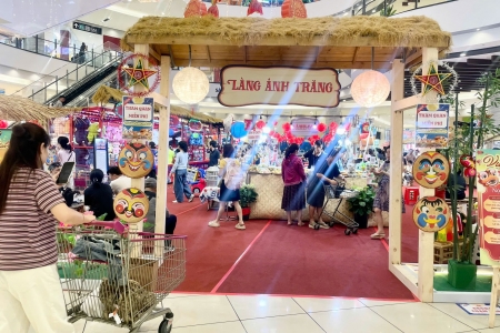 TP. HCM: Siêu thị, trung tâm thương mại và cửa hàng bán lẻ kích cầu mua sắm dịp Tết Trung thu 2025