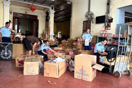 Ninh Bình: Thu giữ hơn 5.000 sản phẩm hàng hóa và thực phẩm nhập lậu