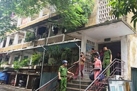 Nghệ An di dời hàng nghìn người dân ra khỏi khu tập thể cũ để phòng tránh bão số 10