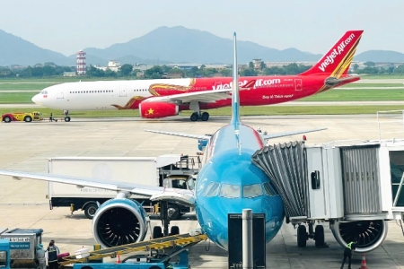 Miền Trung: Tạm dừng khai thác 4 sân bay do ảnh hưởng bão Bualoi