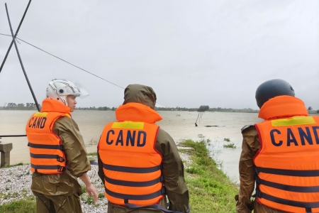 Công an Thanh Hóa huy động tối đa lực lượng khẩn trương khắc phục hậu quả bão số 10