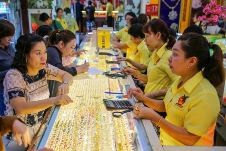 Chính sách mới có hiệu lực từ tháng 10: Phụ nữ độc thân được IVF, xóa độc quyền vàng miếng