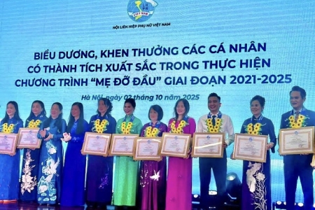 Gia Lai: Bà Đồng Thị Ánh được vinh danh tại Chương trình “Mẹ đỡ đầu”