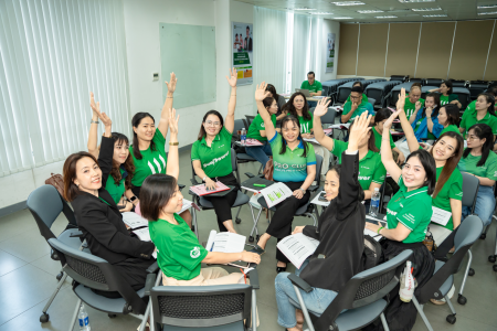 Tư vấn viên bảo hiểm Manulife được đào tạo kiến thức sức khỏe cộng đồng