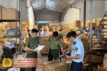 Ninh Bình: Phát hiện, tạm giữ hơn 3.000 sản phẩm đồ chơi trẻ em bạo lực, không rõ nguồn gốc