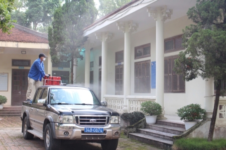 Phun khử khuẩn khu di tích Côn Sơn – Kiếp Bạc để đảm bảo an toàn mùa lễ hội