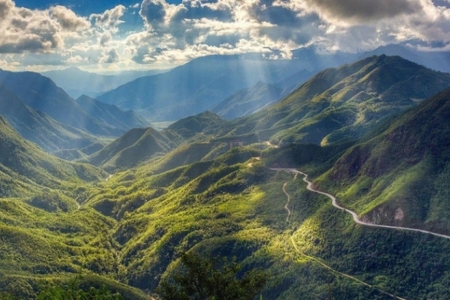 Lai Châu kiến nghị sớm đầu tư tuyến cao tốc Bảo Hà - Lai Châu kết nối vùng biên