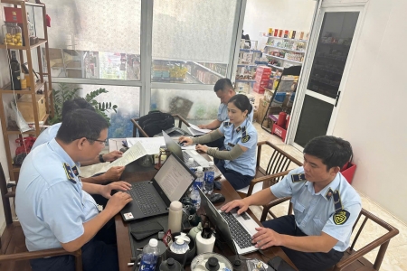 Ninh Bình: Xử phạt hộ kinh doanh vi phạm an toàn thực phẩm và bán hàng không rõ nguồn gốc