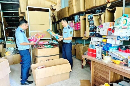 Đà Nẵng: Kiểm tra, xử phạt 3 cơ sở kinh doanh đồ chơi trẻ em không rõ nguồn gốc