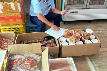 Cà Mau đồng loạt ra quân thu giữ hàng trăm ký hàng hóa không rõ nguồn gốc